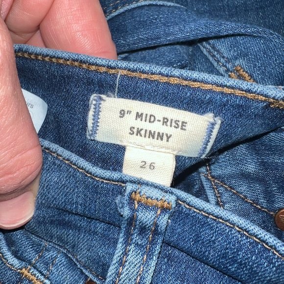 MADEWELL | Mid-Rise Skinny Jean - Picture 12 of 13